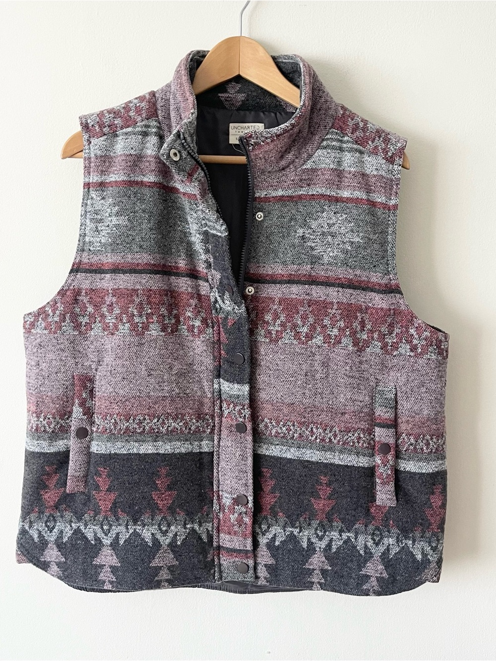 Uncharted Threads Aztec Knit Vest in Grey & Mauve Women’s size XL